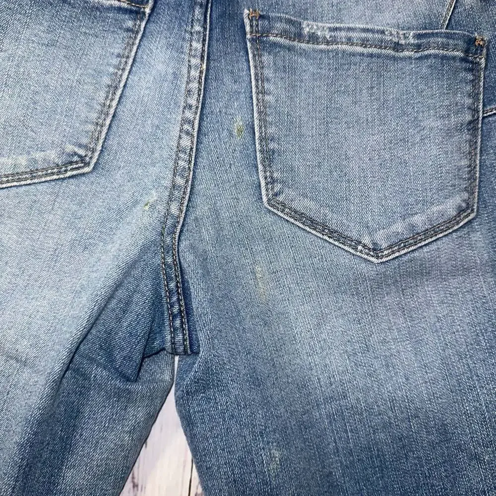 Juicy Couture Women's Distressed Raw Hem Bermuda Denim jorts-4